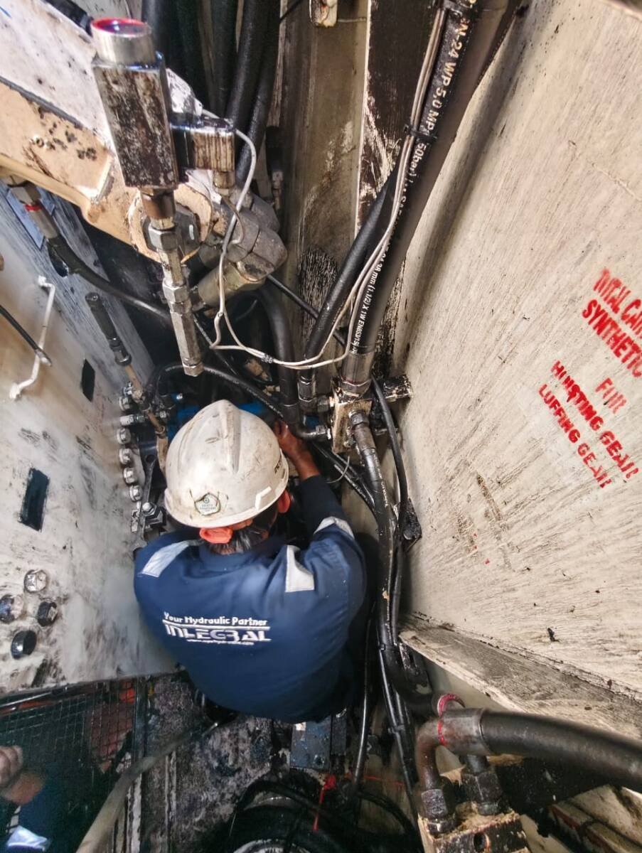 Perbaikan Hidrolik Kapal maintenance