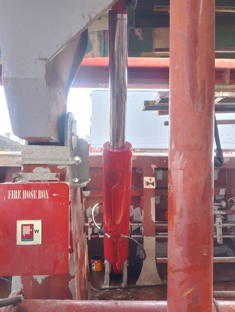 SERVICE HYDRAULIC CYLINDER