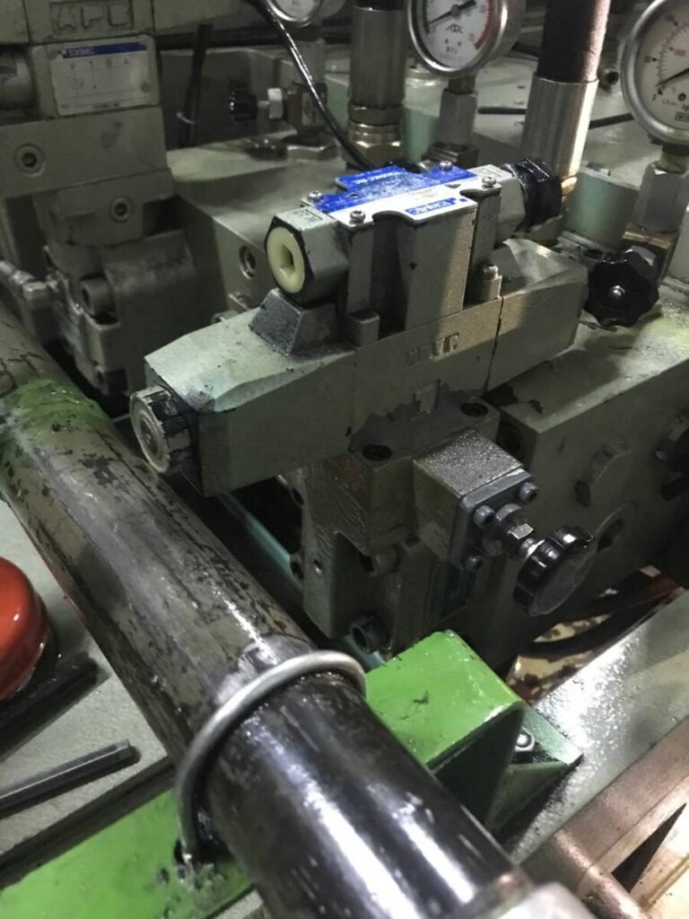 Solenoid Yuken Hydraulic di Plastic Injection